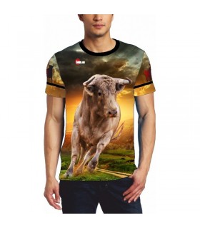Camiseta taurina con toro cárdeno en el campo  - 1
