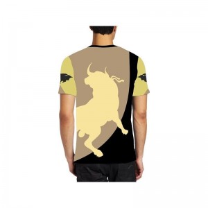 Chemise taurine avec taureau cardeno dans le champ  - 2