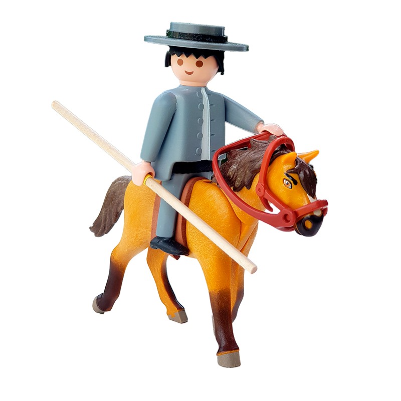 Playmobil campero con traje corto