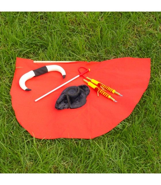 bequille-enfant-avec-aide-banderilles-montera et cornes