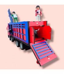 Camion de taureau de jouet « premium » avec des cages et la rampe arrière