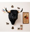 Cabeza de toro negro decorativa para pared