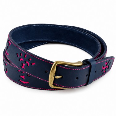 Cinturón taurino de piel y hierros de ganadería en fucsia.